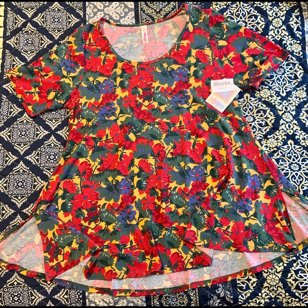 LulaRoe Perfect Tee - L